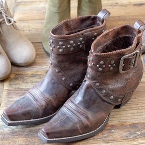 Ariat booties - size 9M - never worn